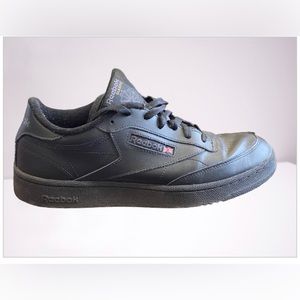 Men’s Reebok size 11 1/2 all black sneakers